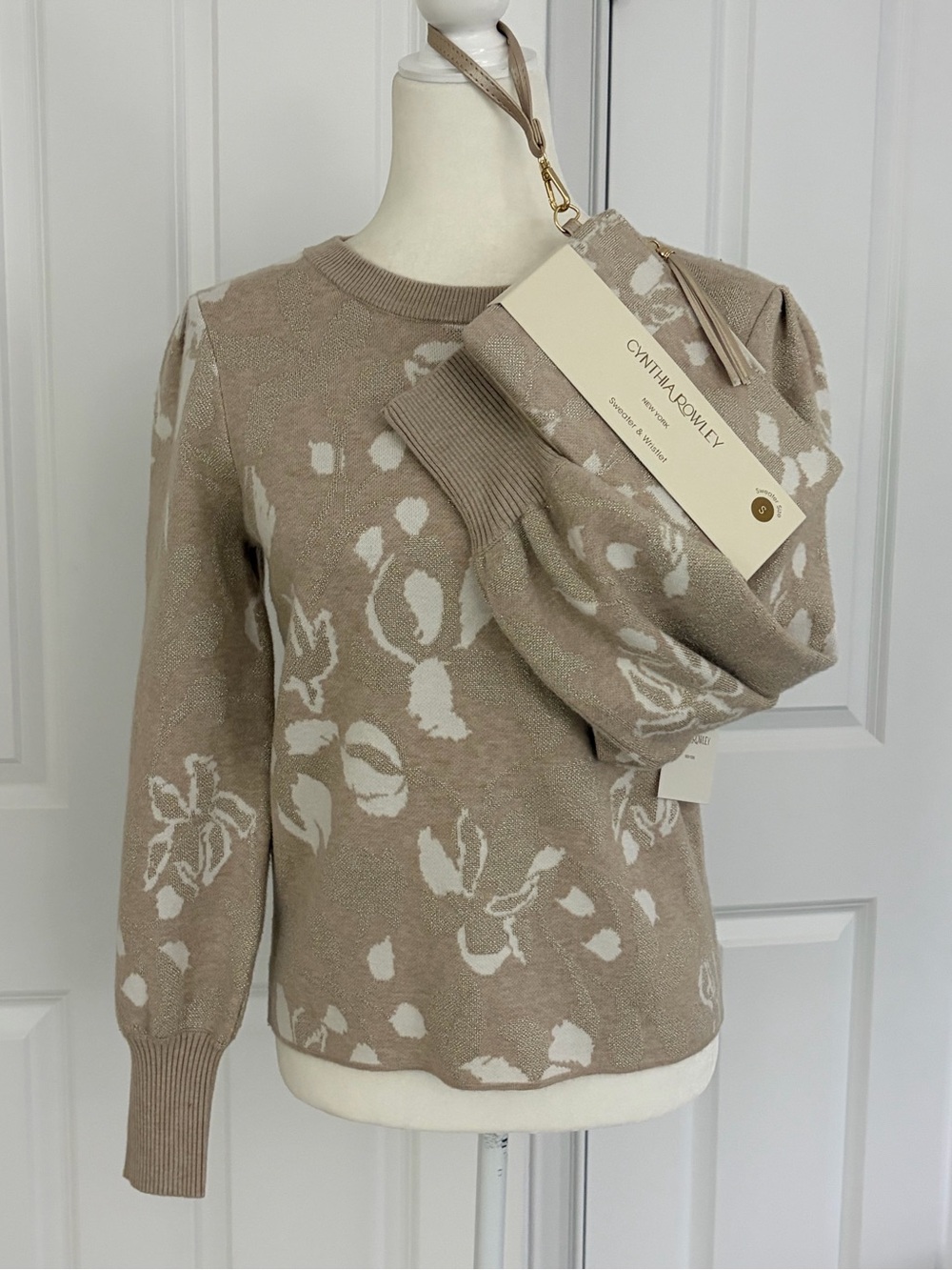 Cynthia Rowley Sweater/Wristlet Beige/White Size S